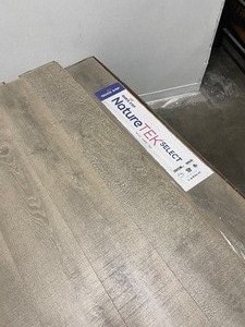 389 SF of Premium QuickStep Laminate Flooring - Anderson Oak - LR