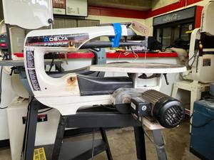 lot 326 image: Delta 20 Inch Scroll Saw