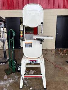 lot 317 image: JET 14 Inch Woodworking Bandsaw