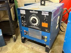 lot 332 image: Miller Dialarc 250 ACDC Stick Welder