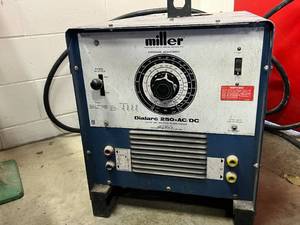 lot 333 image: Miller Dialarc 250 ACDC Stick Welder