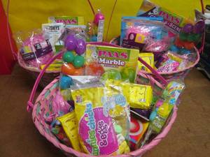 OO Variety lot of Easter misc. May contain (but not limited to items such as) many various easter items for decorating, easter egg hunts, filling baskets, and more, check out each picture for each lot for accurate description.