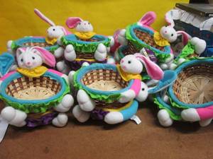 OO Variety lot of Easter misc. May contain (but not limited to items such as) many various easter items for decorating, easter egg hunts, filling baskets, and more, check out each picture for each lot for accurate description.