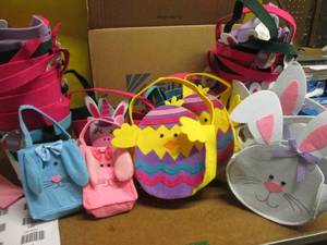 OO Variety lot of Easter misc. May contain (but not limited to items such as) many various easter items for decorating, easter egg hunts, filling baskets, and more, check out each picture for each lot for accurate description.