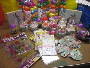 OO Variety lot of Easter misc. May contain (but not limited to items such as) many various easter items for decorating, easter egg hunts, filling baskets, and more, check out each picture for each lot for accurate description.