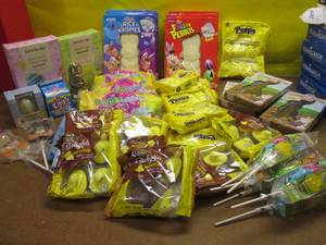 OO Variety lot of Easter misc. May contain (but not limited to items such as) many various easter items for decorating, easter egg hunts, filling baskets, and more, check out each picture for each lot for accurate description.