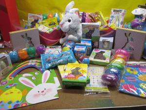 OO Variety lot of Easter misc. May contain (but not limited to items such as) many various easter items for decorating, easter egg hunts, filling baskets, and more, check out each picture for each lot for accurate description.