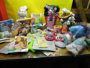 OO Variety lot of Easter misc. May contain (but not limited to items such as) many various easter items for decorating, easter egg hunts, filling baskets, and more, check out each picture for each lot for accurate description.