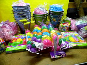 OO Variety lot of Easter misc. May contain (but not limited to items such as) many various easter items for decorating, easter egg hunts, filling baskets, and more, check out each picture for each lot for accurate description.
