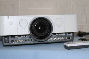 lot 9 image: Sony VPL-FHZ55 WXGA Widescreen Laser Light Source 4000-Lumen Home Theater Conference HD Video Projector