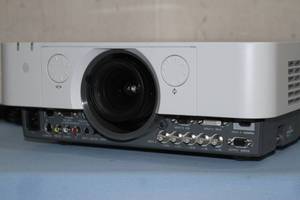 lot 10 image: Sony VPL-FHZ55 WXGA Widescreen Laser Light Source 4000-Lumen Home Theater Conference HD Video Projector