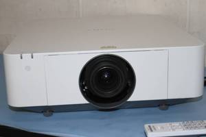 lot 34 image: Sony VPL-FHZ57 WUXGA Widescreen Laser Light Source 4100-Lumen Projection System  Projector & Remote Control