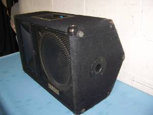 lot 84 image: Yamaha SM121V 300-Watt 12 Pro Audio Floor Monitor Speaker  PA Loudspeaker