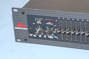 lot 116 image: dbx 2031 Single Channel Pro Audio 31-Band Graphic Equalizer EQ  Limiter w Type III Noise Reduction