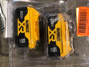 DEWALT 20V MAX XR Premium Lithium-Ion 5.0Ah Battery Pack (2 Pack)  Customer Returns See Pictures