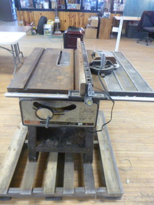 lot 13 image: Craftsman 10 Bench Saw