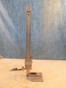 lot 14 image: Height Transfer Gauge Stand