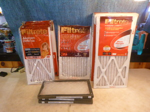 lot 18 image: 3M Filtrete Furnace Filters