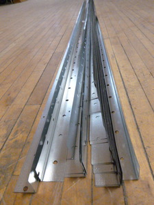 lot 42 image: 20 Drywall Corners