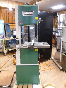 lot 7 image: Rikon 14 Band Saw