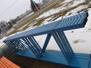 lot 1 image: 5 - 14 Pallet Racking Frames