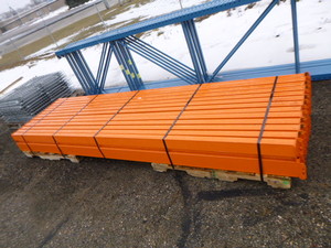 lot 2 image: 26 - 12 Pallet Racking Beams