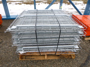 lot 6 image: 21 Pallet Racking Wire Decks