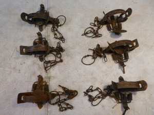 lot 128 image: 6 Animal Traps