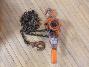 lot 131 image: Duff Lynx 34 Ton Chain Lift