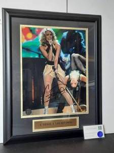 lot 138 image: Signed Authenticated &nbspPhoto of Carrie Underwood.