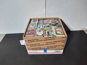 lot 276 image: Box of Multi-sport Trading Cards