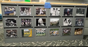 lot 26C image: 18 photos of famous people Marilyn Monroe Michael Jordan, The Purple People Eaters, Brett Favre, Derek Jeter, Tom Brady