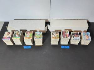 lot 296 image: 2 boxes of Baseball trading cards 1976 and 1977