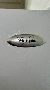 lot 274A image: Whirlpool 22 cu. ft. side-by-side refrigerator, model ED2KVEXVQ0