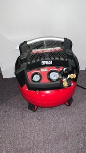 lot 409 image: Norge 6 gallon Compressor, 1.2 HP