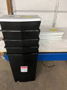 lot 72 image: Lot Of 5 NEW&nbspCovidien Kendall RCRA Hazardous Waste Container With Special Lid 