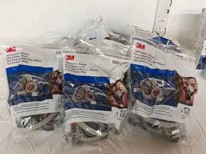 lot 80 image: Lot of 13 NEW 3M 620007025 Half Facepiece Reusable Respirator - Medium 