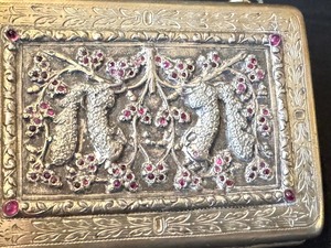 Vintage Metal Finger Purse  Vintage Metal Finger Compact