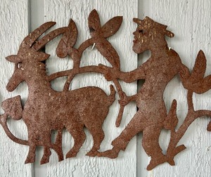 Pretty Patina Decorative Wall Figurine