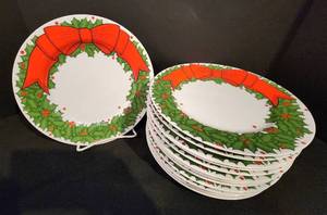 Holly Wreath Fitz & Floyd Dinner Plate Set