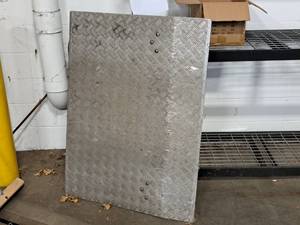 lot 7 image: Dock Plate 48x36