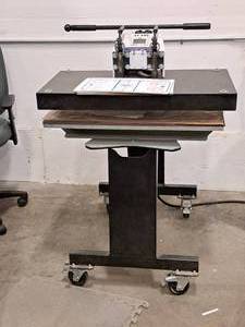 lot 13 image: Knight Digital Knight 4000W 20x25 Digital Swinger