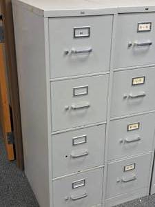 lot 77 image: Hon Metal File Cabinet 4-drawer