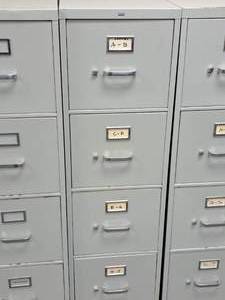 lot 78 image: Hon Metal File Cabinet 4-drawer