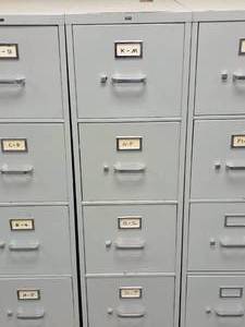 lot 79 image: Hon Metal File Cabinet 4-drawer