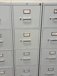 lot 80 image: Hon Metal File Cabinet 4-drawer
