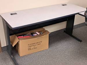 lot 83 image: Office Computer Desk