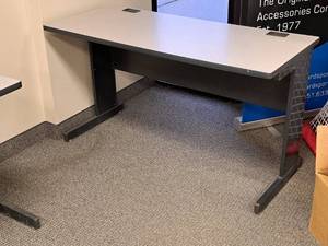 lot 88 image: Office Computer Desk