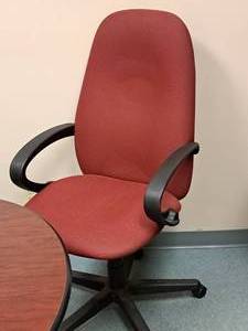lot 95 image: Rolling Office Arm Chair
