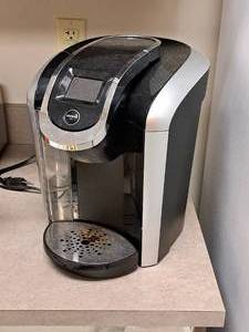 lot 101 image: Keurig Model 2.0 Coffee Maker